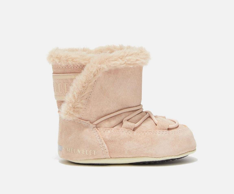 pink baby moon boot with fur trim  